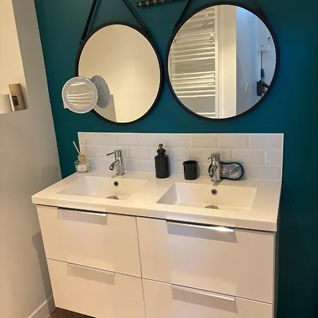 Le 89 Au Calme Au Centre De דירה *