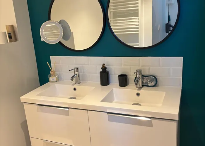 Le 89 Au Calme Au Centre De شقة *